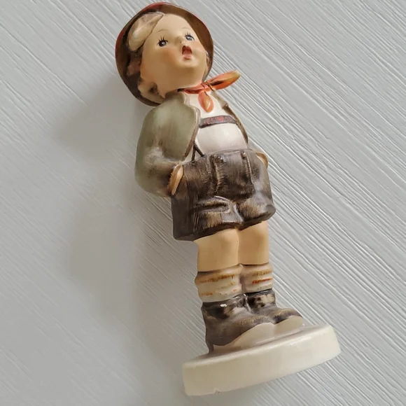 Hummel Figurines - Picture 8 of 8